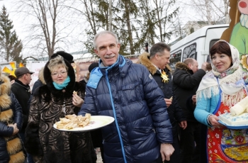 Губернатор Сергей Морозов поздравил жителей Ульяновской области с Масленицей