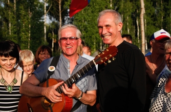 Губернатор Ульяновской области Сергей Морозов посетил открытый межрегиональный фестиваль авторской песни «Ломы-2014»