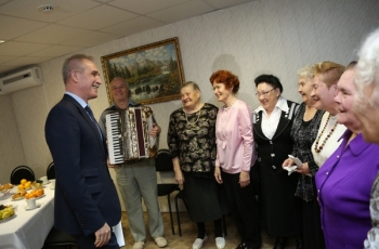 29 сентября в геронтологическом центре Ульяновска Губернатор встретился с активами клуба долголетия.