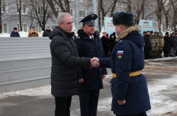 Губернатор Ульяновской области поздравил воинов-десантников с Днем защитника Отечества