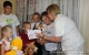 Также глава региона посетил многодетную семью Макаровых из села Крестово-Городище Чердаклинского района и поздравил с праздником.
