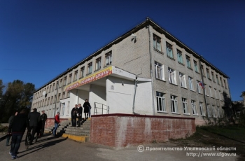 В следующем году в Мулловской школе Ульяновской области будет продолжена программа по замене оконных блоков