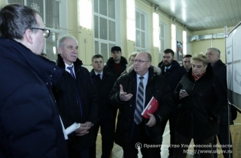 Губернатор Сергей Морозов провел совещание, посвященное перспективам развития спортивной инфраструктуры микрорайона в Заволжском районе регионального центра.