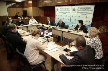 27 января Губернатор Сергей Морозов провел совещание с руководителями медицинских учреждений по вопросам организации работы неотложной помощи.