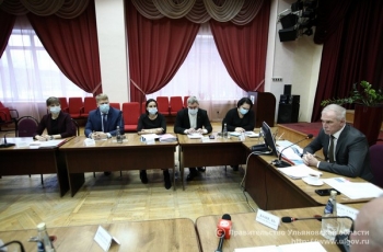 12 февраля Губернатор Сергей Морозов провел  совещание по строительно-монтажным работам на объектах здравоохранения