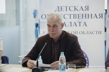 Губернатор Сергей Морозов на встрече с активистами Детской общественной палаты