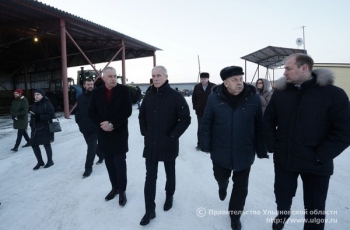 В ходе рабочего визита в Чердаклинский район Губернатор Сергей Морозов посетил строящийся животноводческий комплекс на 500 голов, расположенный в селе Поповка.
