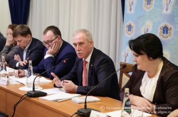 2 марта Губернатор Сергей Морозов провел расширенное заседание Совета по вопросам благотворительности, духовности и милосердия, на котором были рассмотрены два обращения граждан.
