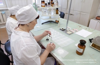7 марта Губернатор Сергей Морозов посетил производственную аптеку №189 сети АО «УльяновскФармация» на территории детской областной больницы имени Ю.Ф.Горячева.