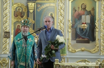 Губернатор Сергей Морозов поздравил православных христиан в Спасо-Вознесенском соборе.