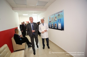 12 апреля Губернатор Сергей Морозов посетил  дневной стационар Ульяновской городской поликлиники №5, расположенный на бульваре Пензенском, 5.