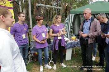 3 августа Губернатор Сергей Морозов встретился с дачниками в рамках первой летней спартакиады садоводов, которая прошла в СНТ «Юрманки» Чердаклинского района.