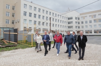 6 августа строительную площадку нового ФОК посетил Губернатор Сергей Морозов.
