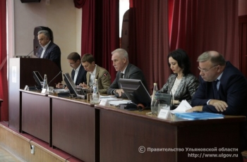 14 августа на совещании под руководством Губернатора Сергея Морозова обсудили вопросы совершенствования региональной системы государственных закупок.