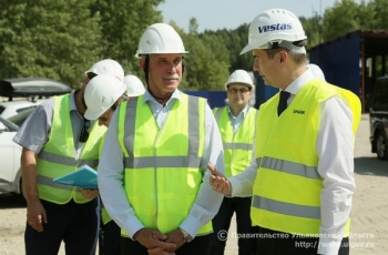 21 августа  Губернатор Сергей Морозов посетил  площадку разгрузки лопастей для второго ветропарка