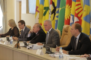Вопрос готовности региона к прохождению осенне-зимнего периода обсуждался 16 сентября на аппаратном совещании, которое провел Губернатор Сергей Морозов.