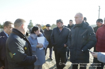 13 ноября Губернатор Сергей Морозов проконтролировал ход строительства  детского сада в Барыше.