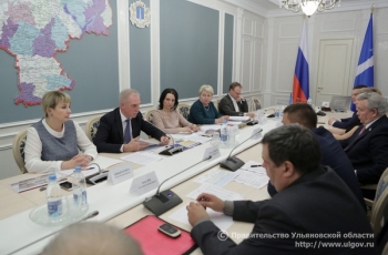 15 ноября глава региона провёл совещание с фракцией КПРФ. Встреча завершила серию обсуждений доходной части бюджета на 2019 год с депутатами ЗСО.