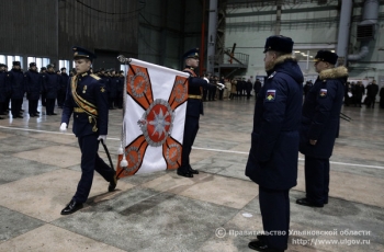 Алексей Русских поздравил военнослужащих 235 полка ВТА с завершением формирования и вручением Боевого Знамени