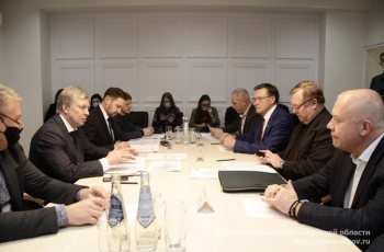 Встреча с председателем наблюдательного совета госкорпорации – Фонда содействия реформированию ЖКХ Сергеем Степашиным, посетившим с рабочим визитом Ульяновскую область.