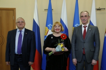 Губернатор Сергей Морозов вручил награды жительницам Ульяновской области