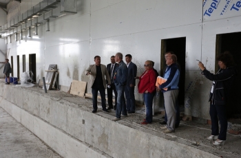 Губернатор Сергей Морозов посетил строительную площадку ФОКа.