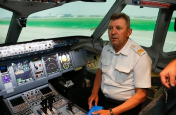 Губернатор Сергей Морозов обсудил пути решения проблем подготовки специалистов для авиационной отрасли