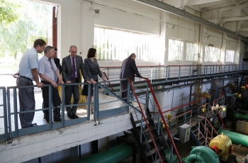 Глава региона провел осмотр артезианских скважин и насосной станции Архангельского водозабора.