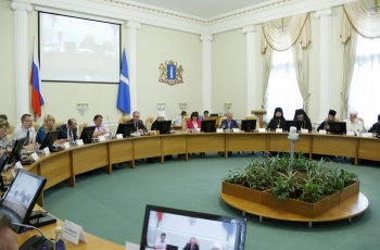 25 июня Губернатор Сергей Морозов провел совместное заседание Совета по межнациональным отношениям и Совета по взаимодействию с религиозными организациями.