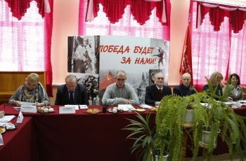 Губернатор Серегей Морозов вручил ветеранам Великой Отечественной войны свидетельства о предоставлении социальной выплаты на приобретение жилья