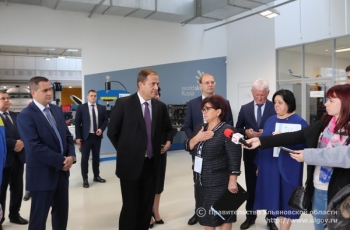 Полпред Президента в ПФО Игорь Комаров посетил Ульяновский межрегиональный центр компетенций и автозавод