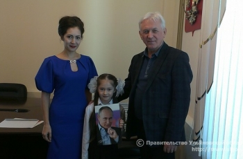 Ульяновская школьница получила фотографию с автографом Президента