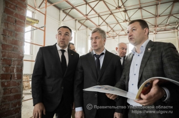 Алексей Русских проверил ход работ по строительству Дворца единоборств и ТЮЗа в Ульяновске