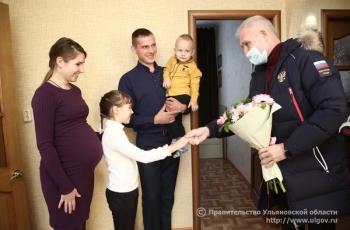 3 декабря Губернатор Сергей Морозов посетил семью Лазаричевых из Кузоватовского района, которые получили сельскую ипотеку