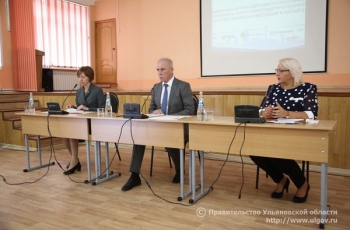 Губернатор Сергей Морозов поручил усилить контроль за соблюдением мер безопасности учеников в образовательных организациях Ульяновской области